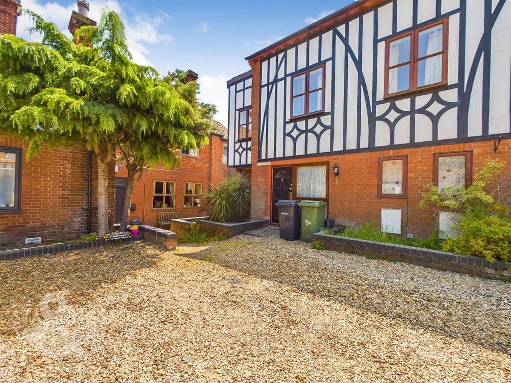 20424 Roydon Road Diss Starkings & Watson